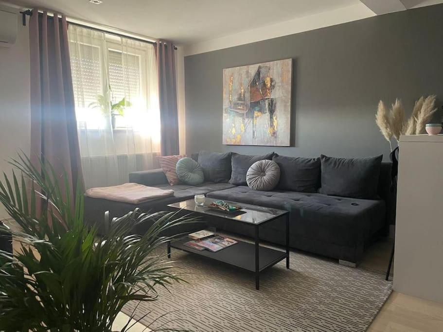 Prekrasan Mali Stan Matilda U Zagrebu Apartment Exterior photo